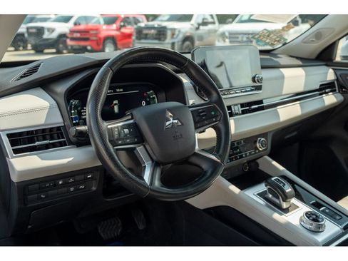 Used 2024 Mitsubishi Outlander SEL AWD/4WD image 11