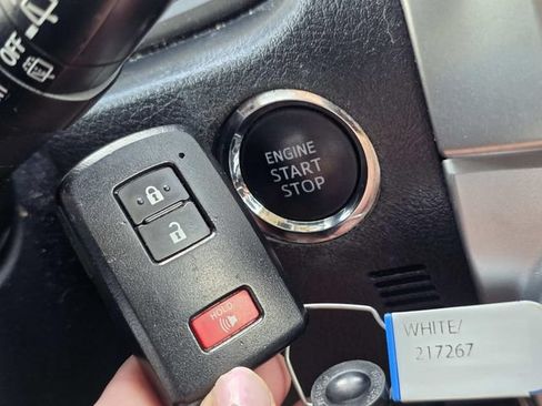 Used 2020 Toyota 4Runner SR5 Premium w/ Moonroof Package RWD image 19