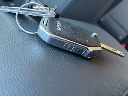 Used 2025 Kia Soul LX w/ LX Technology Package FWD image 21