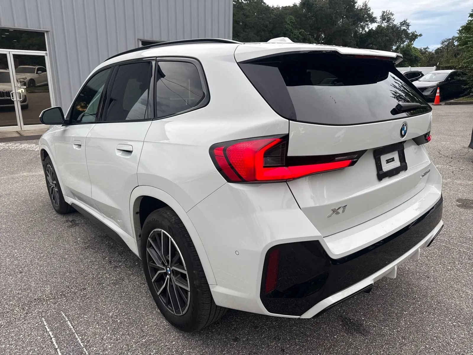 Used 2026 BMW X1 xDrive28i AWD/4WD image 11