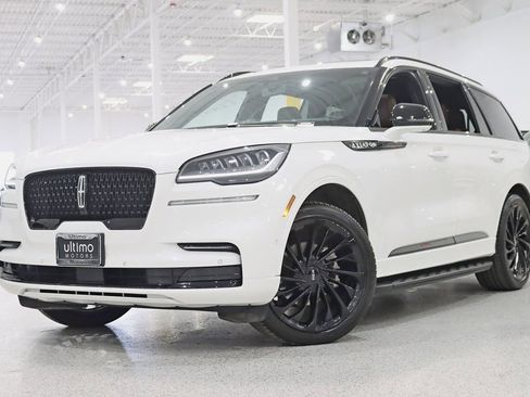 Used 2023 Lincoln Aviator Reserve w/ Equipment Group 201A image 5