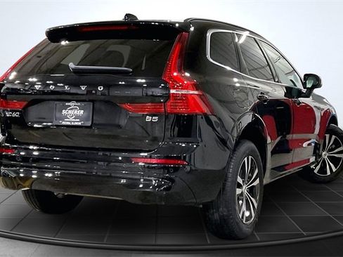Certified 2023 Volvo XC60 B5 Core image 3