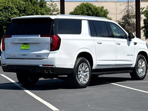 Used 2025 GMC Yukon XL Denali RWD image 11