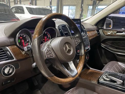 Used 2017 Mercedes-Benz GLS 550 4MATIC image 3