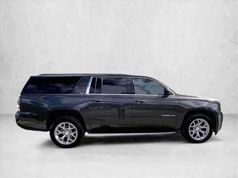 Used 2019 GMC Yukon XL SLT image 5
