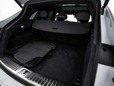 Certified 2023 Porsche Cayenne Platinum Edition image 27