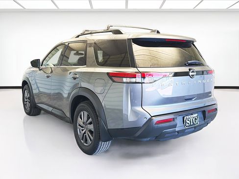 Used 2022 Nissan Pathfinder SV image 6