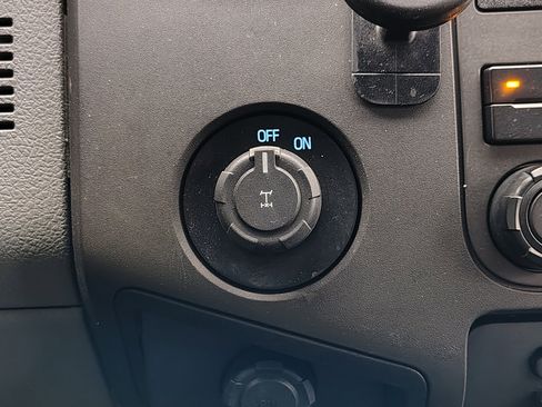 Used 2016 Ford F250 XL w/ Power Equipment Group image 31