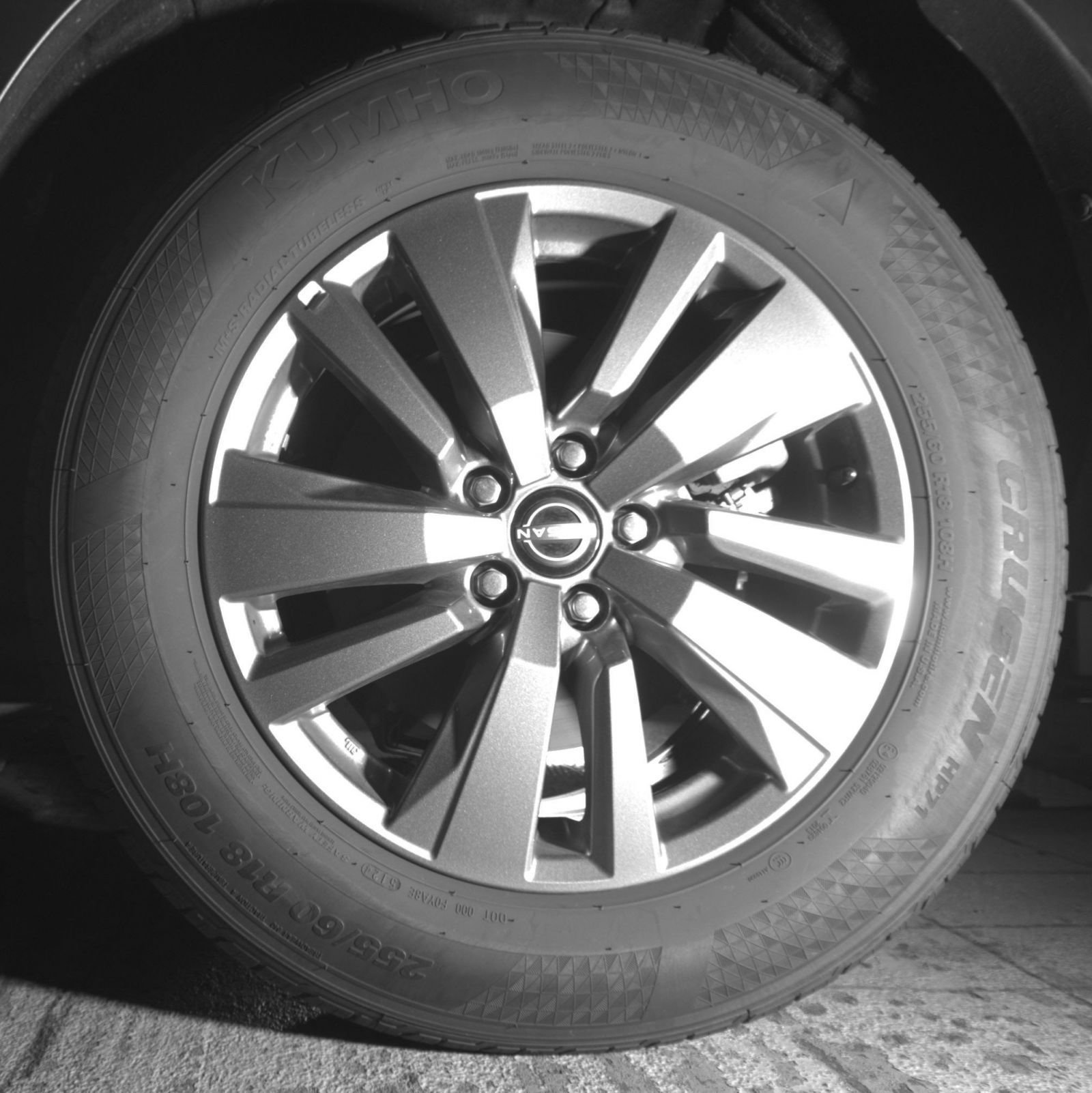 Used 2025 Nissan Pathfinder SV FWD image 16