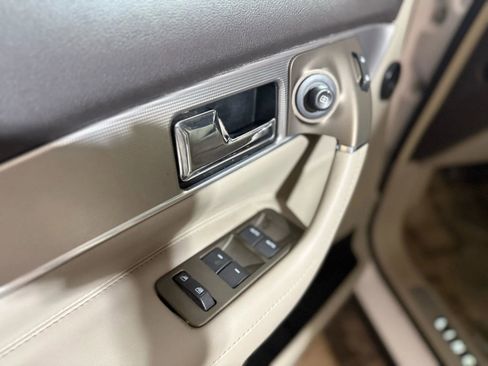 Used 2014 Lincoln MKX Sport Utility 4D w/ Equipment Group 102A image 26