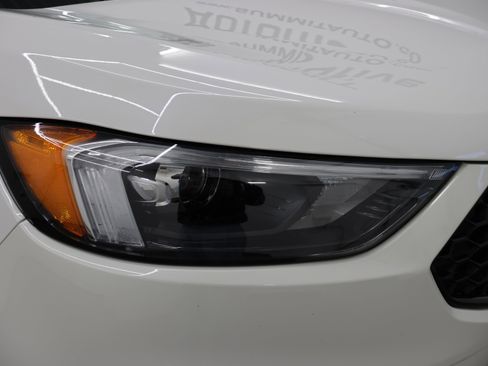 Used 2023 Ford Edge ST image 21