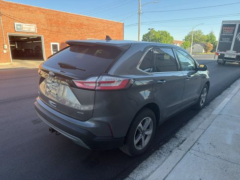 Used 2022 Ford Edge SEL w/ Convenience Package AWD/4WD image 3