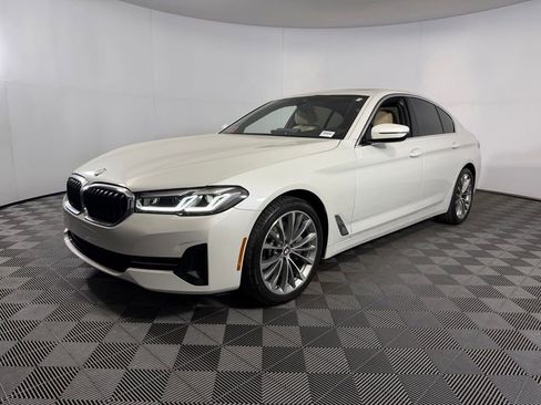 Used 2023 BMW 530i w/ Convenience Package image 3