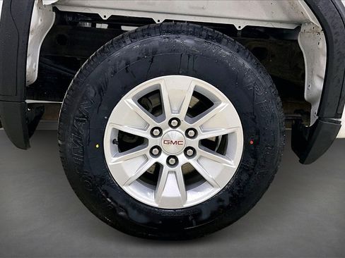 Used 2023 GMC Sierra 1500 SLE image 33