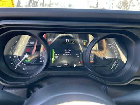 Used 2024 Jeep Wrangler Sahara w/ Technology Group image 29