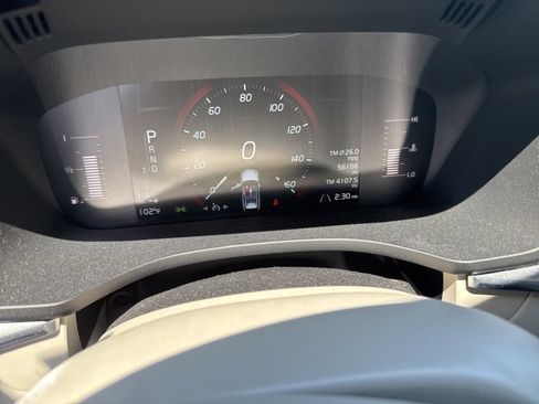 Used 2019 Volvo XC60 T5 Momentum w/ Premium Package FWD image 14