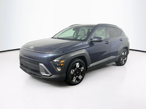 Used 2025 Hyundai Kona SEL FWD image 3