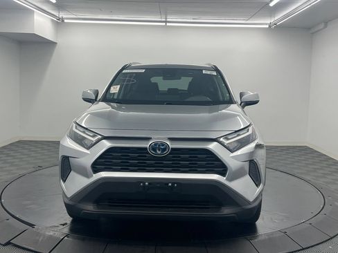 Used 2023 Toyota RAV4 LE AWD/4WD image 3