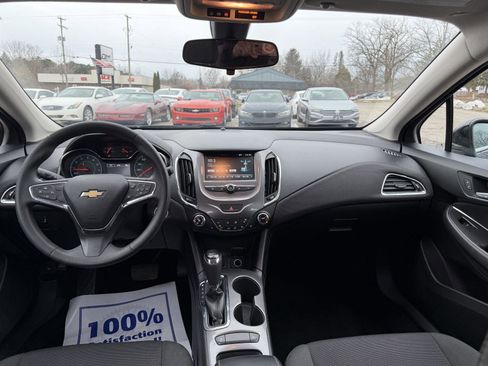 Used 2016 Chevrolet Cruze LT w/ Convenience Package image 18