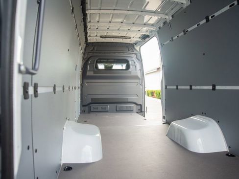 Used 2024 Mercedes-Benz Sprinter 3500 image 35