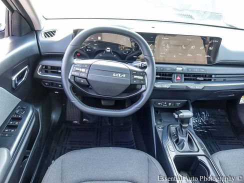 Used 2025 Kia K4 EX FWD image 12