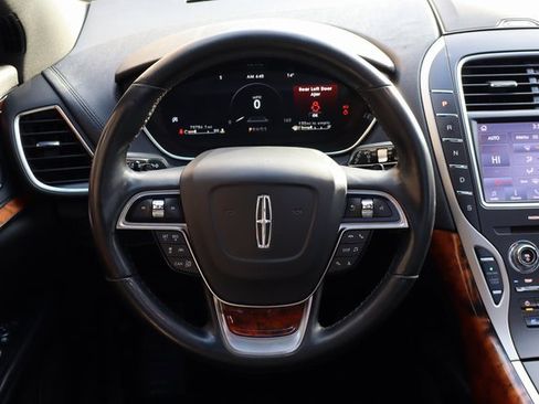 Used 2020 Lincoln Nautilus Reserve w/ Equipment Group 201A image 18