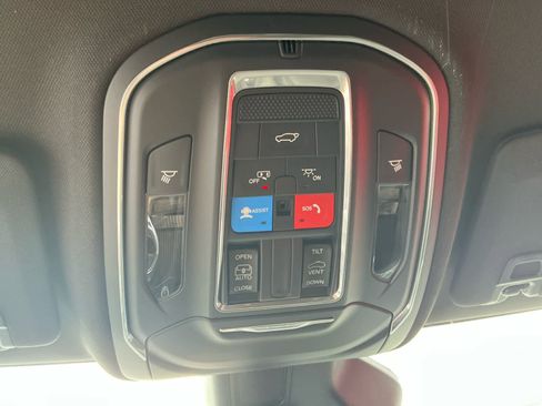 New 2025 Jeep Grand Cherokee Altitude image 26