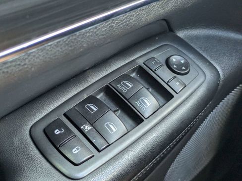 Used 2020 Jeep Grand Cherokee Limited w/ Luxury Group II RWD image 23