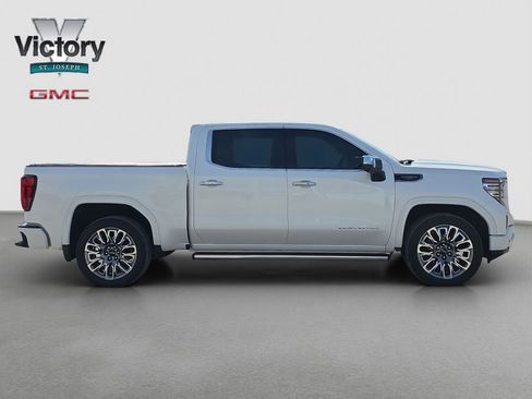 Used 2025 GMC Sierra 1500 Denali Ultimate image 18