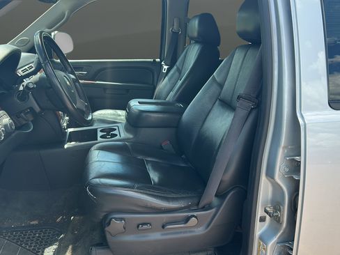 Used 2014 Chevrolet Suburban LT AWD/4WD image 9