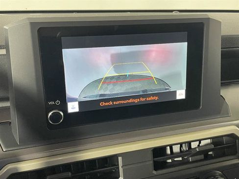 Used 2025 Toyota Tacoma SR5 AWD/4WD image 15