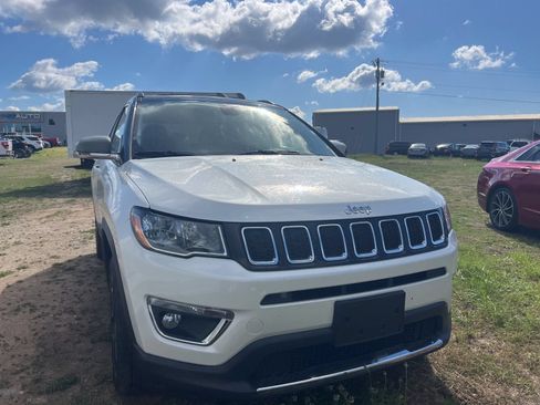 Used 2018 Jeep Compass Limited w/ Navigation Group AWD/4WD image 8