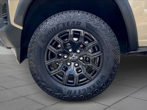 Used 2024 Chevrolet Colorado Trail Boss w/ Advanced Trailering Package AWD/4WD image 10