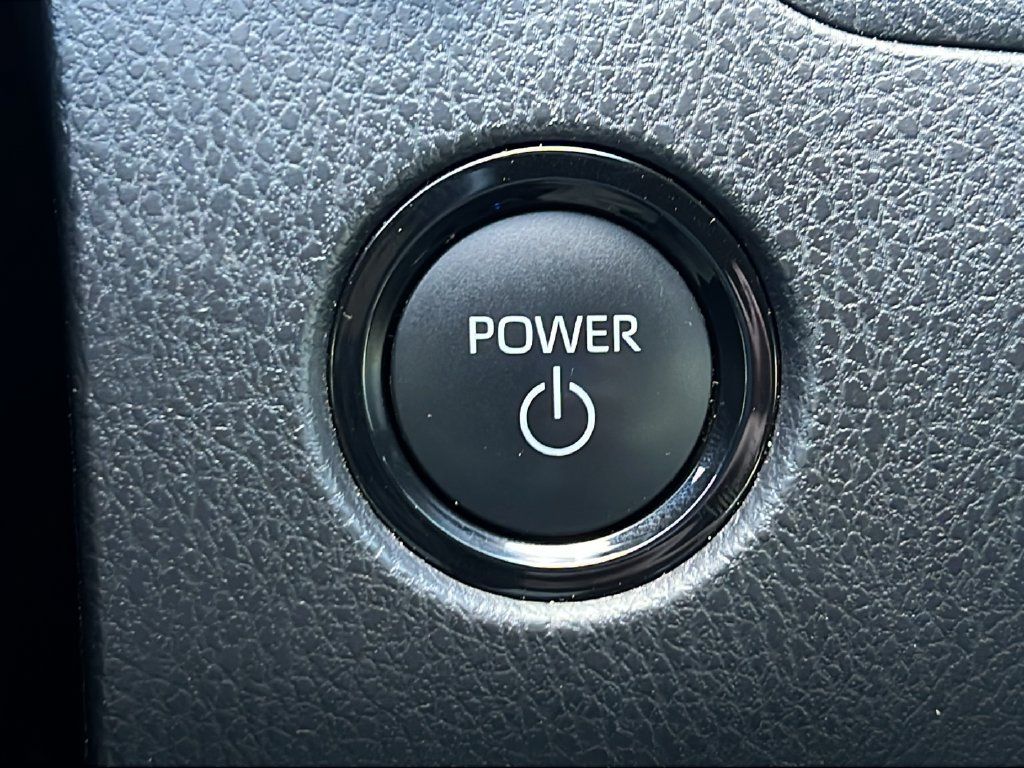 Used 2025 Toyota Camry SE FWD image 21