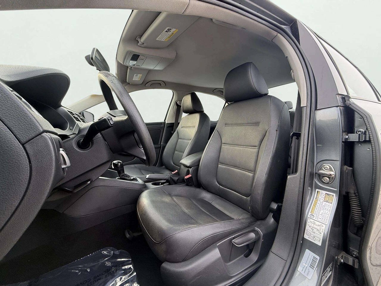 Used 2012 Volkswagen Jetta SE FWD image 18