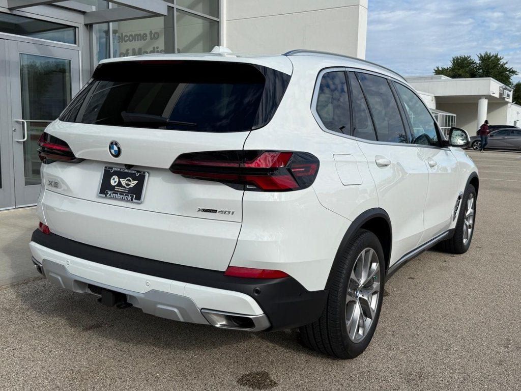 Used 2024 BMW X5 xDrive40i w/ Premium Package AWD/4WD image 3