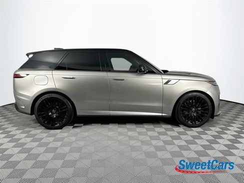 Used 2024 Land Rover Range Rover Sport AWD/4WD image 8