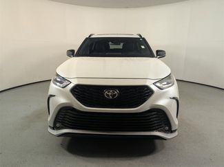 Used 2022 Toyota Highlander XSE video 2