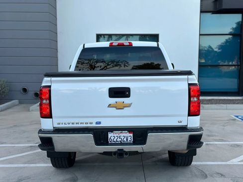Used 2018 Chevrolet Silverado 1500 LT w/ LT Eassist Package AWD/4WD image 6