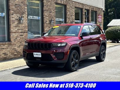 Used 2023 Jeep Grand Cherokee Altitude