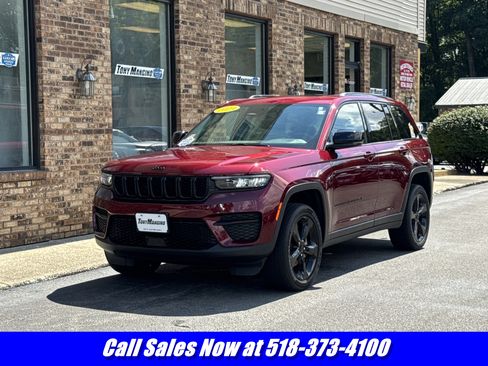 Used 2023 Jeep Grand Cherokee Altitude AWD/4WD image 1