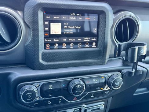 Used 2022 Jeep Wrangler Unlimited Sport AWD/4WD image 21