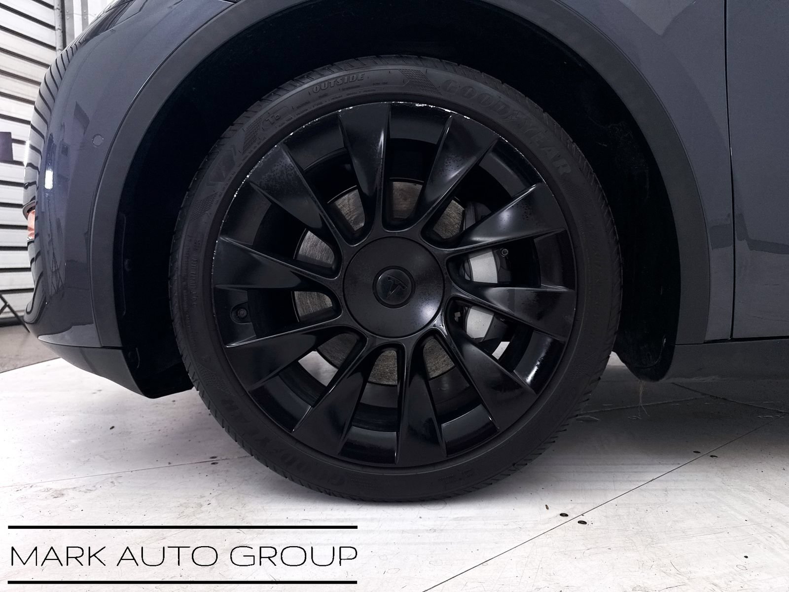 Used 2022 Tesla Model Y Long Range AWD/4WD image 14