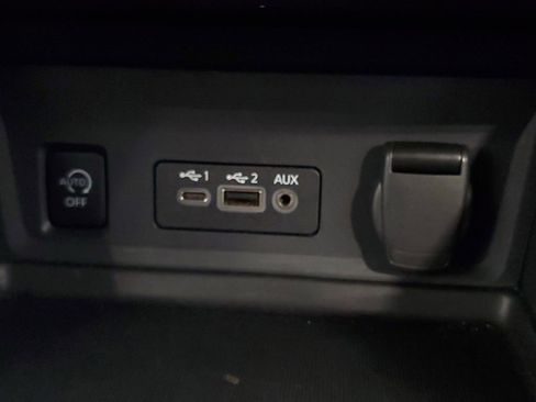 Used 2025 Nissan Sentra SV FWD image 23