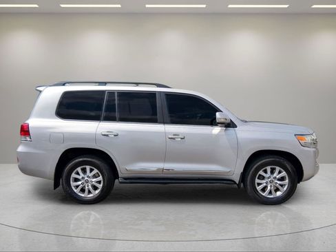 Used 2016 Toyota Land Cruiser AWD/4WD image 6