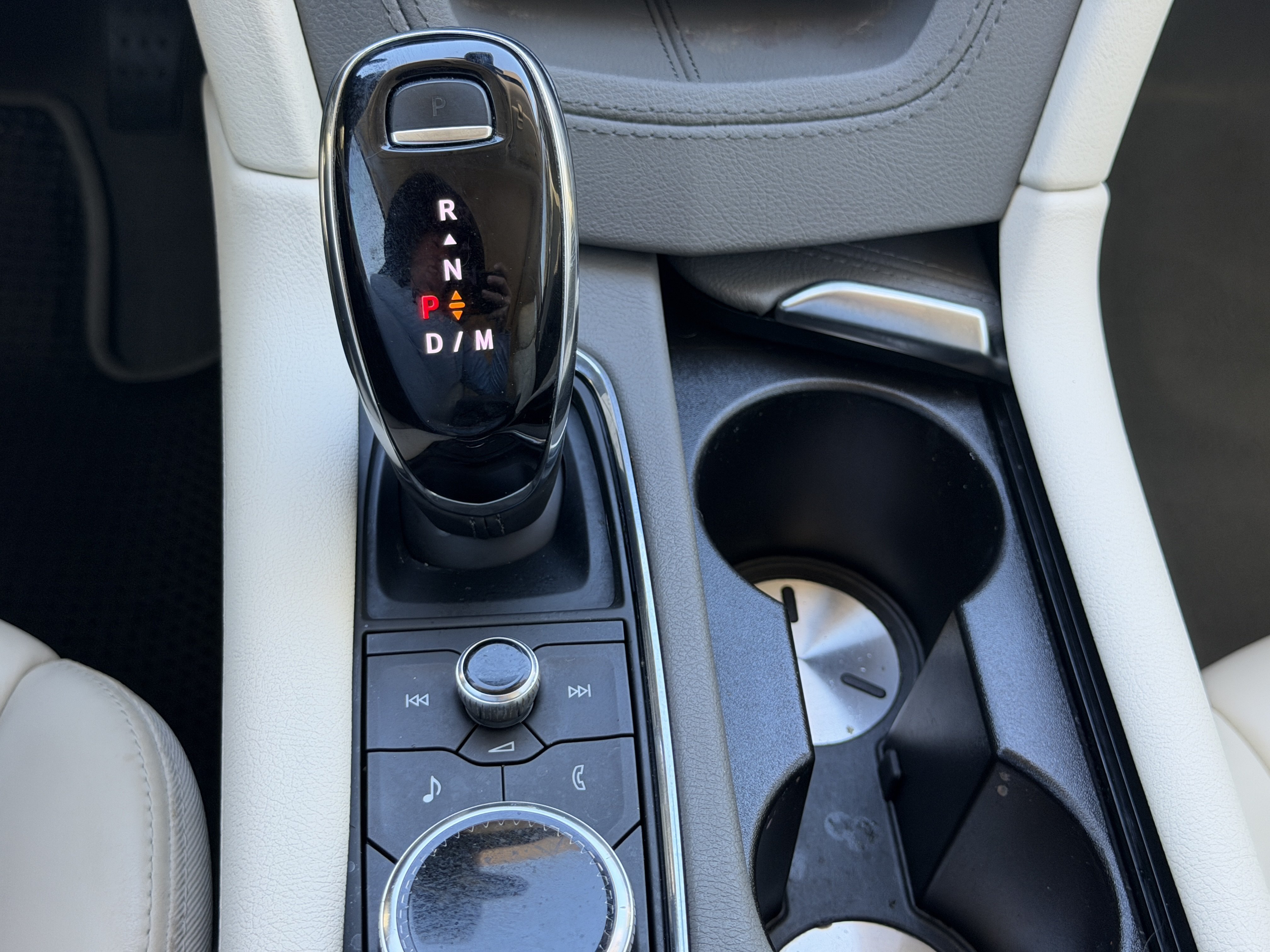 Certified 2022 Cadillac XT5 Premium Luxury FWD image 25
