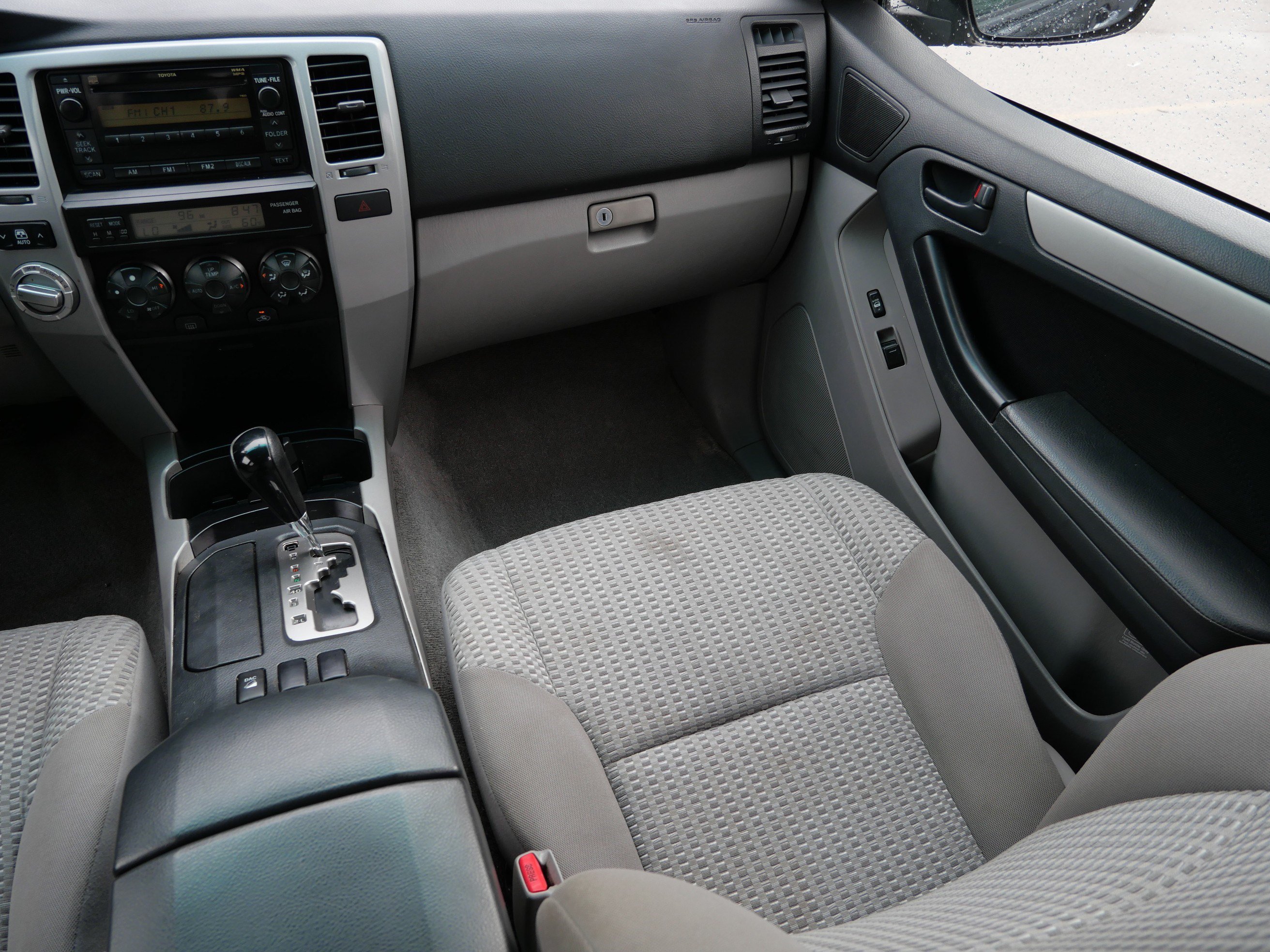 Used 2007 Toyota 4Runner SR5 AWD/4WD image 11