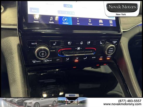 Used 2022 Jeep Grand Cherokee L Overland w/ Luxury Tech Group IV AWD/4WD image 23