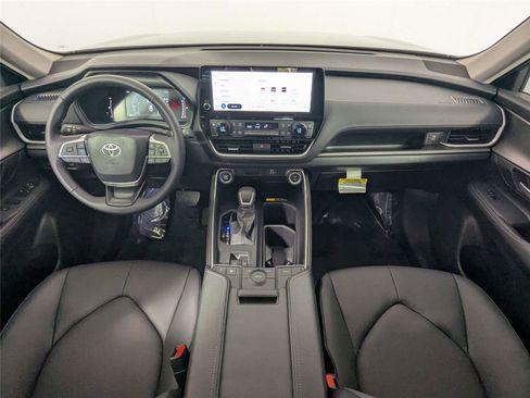 Used 2026 Toyota Grand Highlander XLE FWD image 38