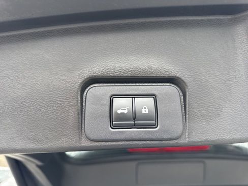 Used 2023 Nissan Rogue SV w/ SV Premium Package image 29